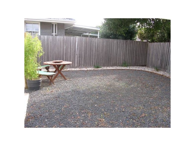 1/40 Chifley Avenue, Altona VIC 3018