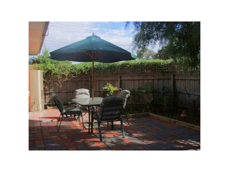 1A James Avenue, Altona VIC 3018