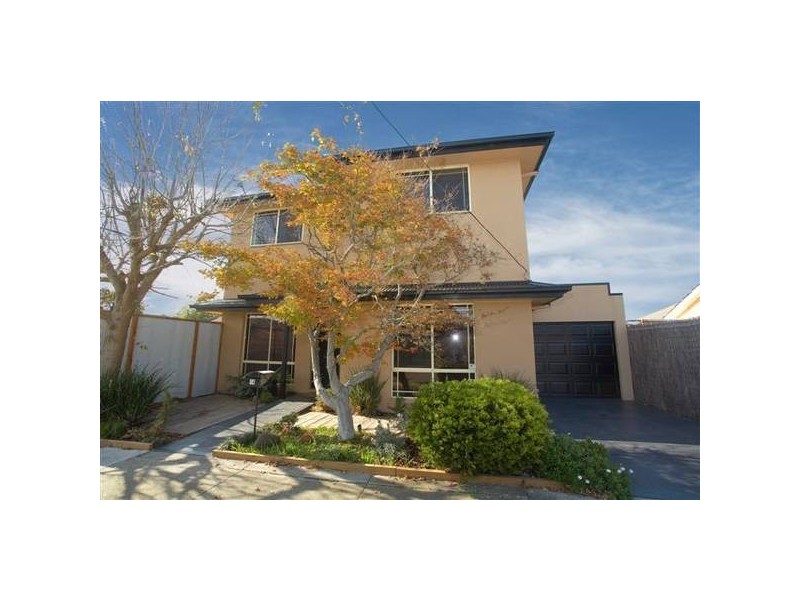 16 Bell Avenue, Altona VIC 3018