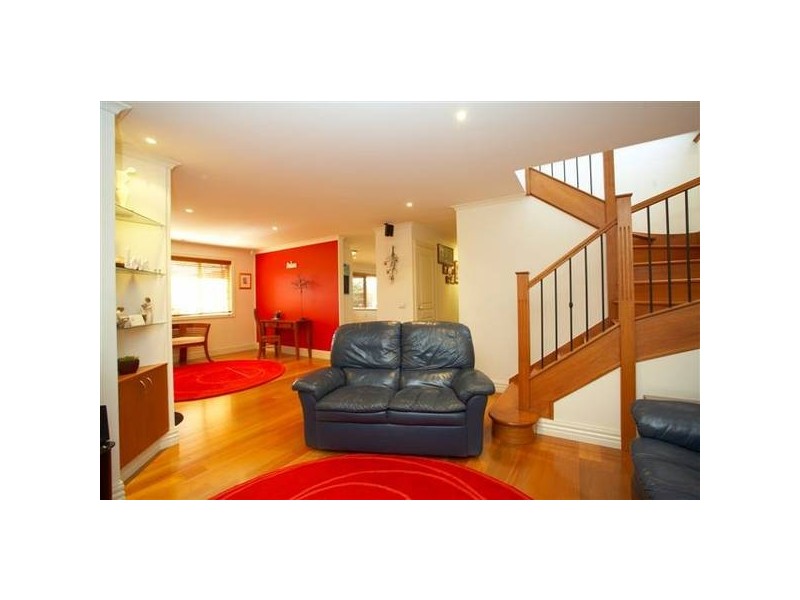 16 Bell Avenue, Altona VIC 3018