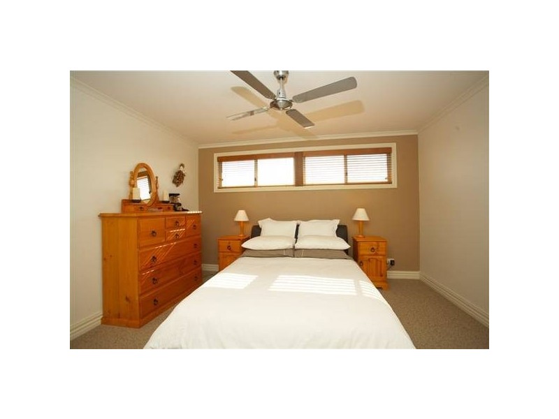 16 Bell Avenue, Altona VIC 3018