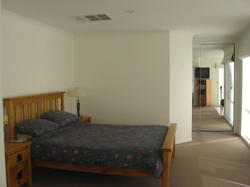 14 Howards Way, Point Cook VIC 3030