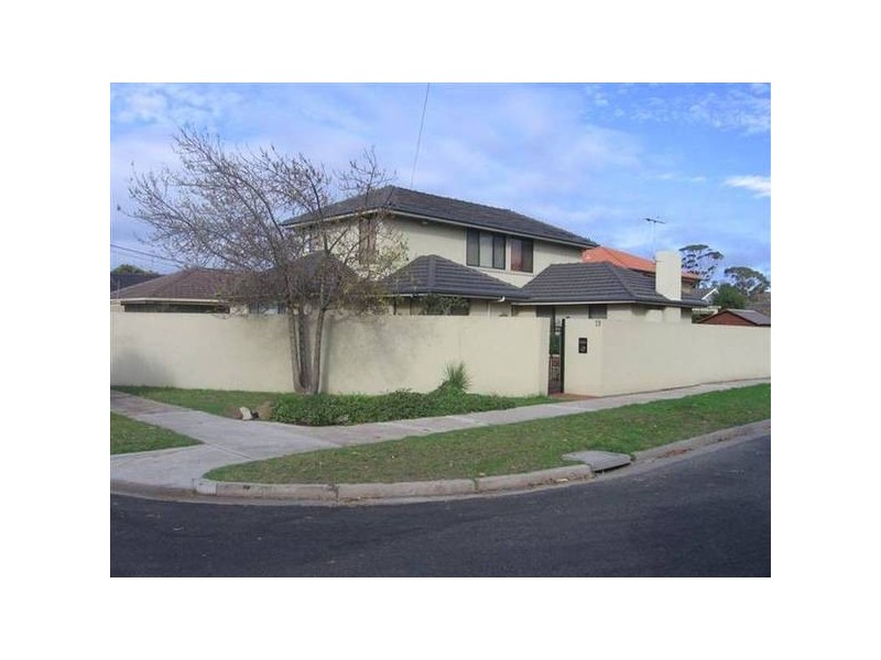 19 Dendulk Avenue, Altona VIC 3018