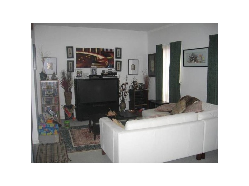 2/138 Queen Street, Altona VIC 3018