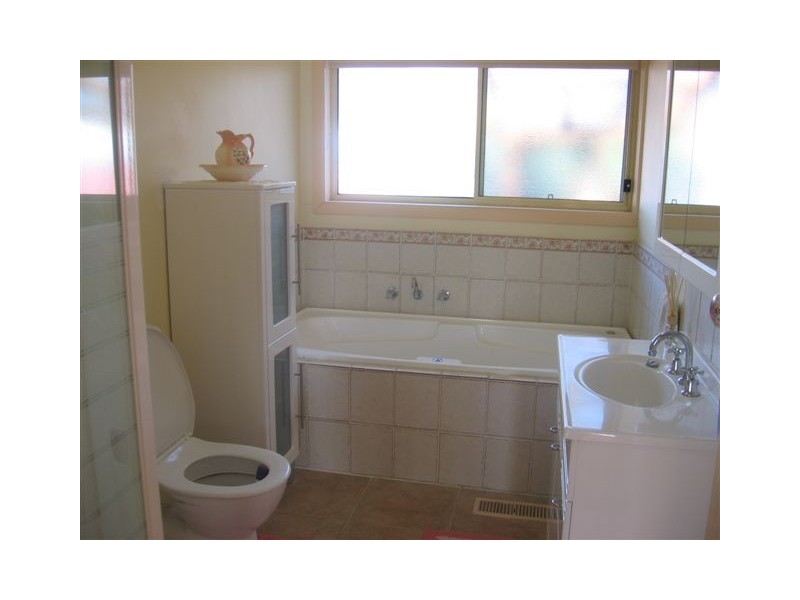 33 Chirnside Crescent, Laverton VIC 3028