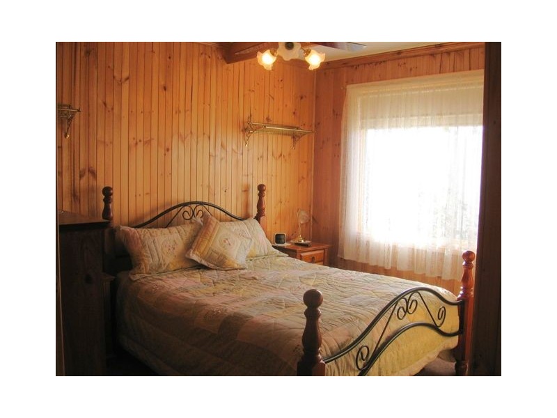 33 Chirnside Crescent, Laverton VIC 3028