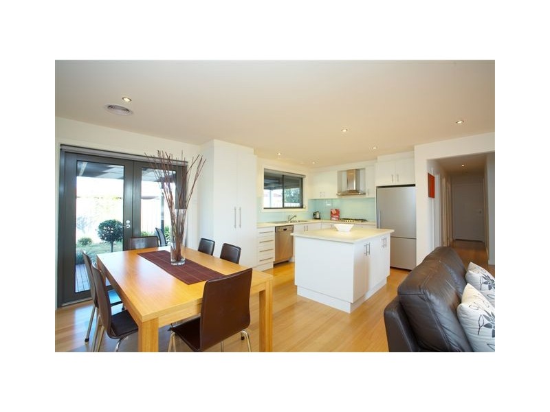 15 Rush Court, Altona VIC 3018