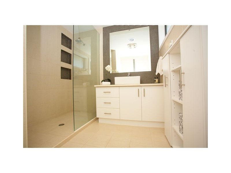 15 Rush Court, Altona VIC 3018