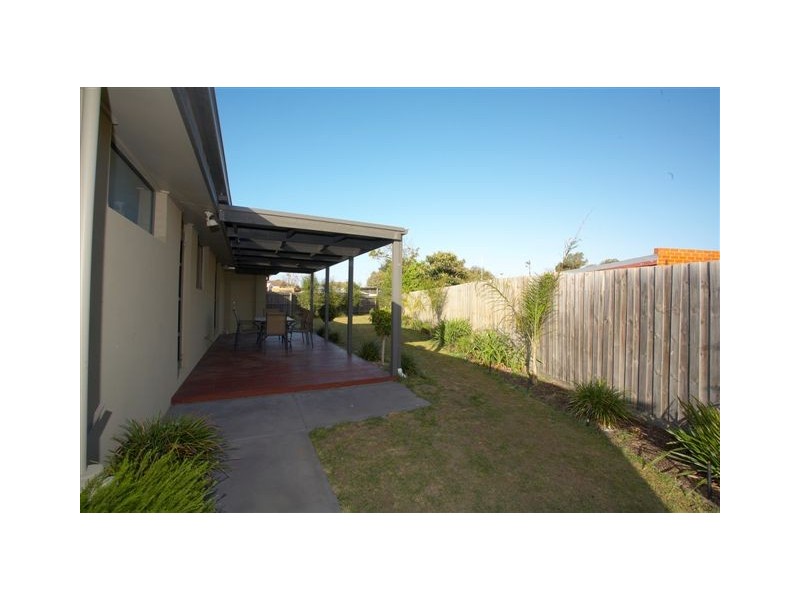 15 Rush Court, Altona VIC 3018