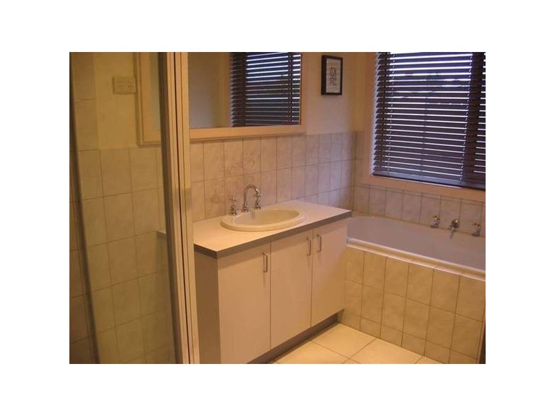 1/1 Eucalypt Court, Altona Meadows VIC 3028