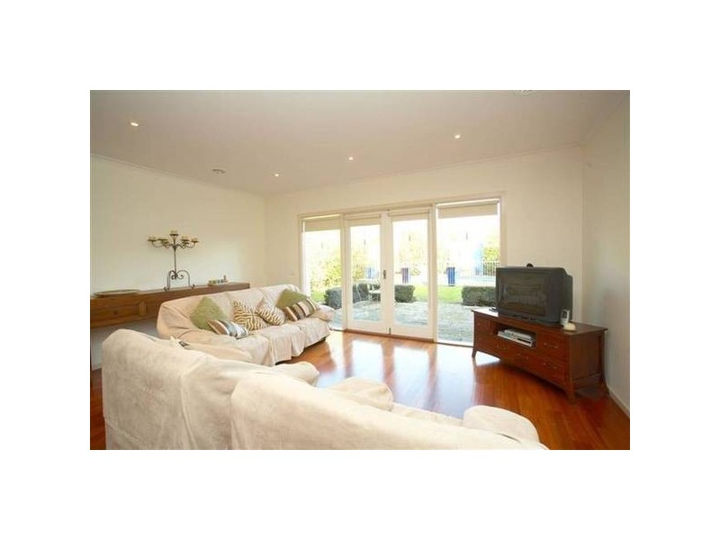 17 Waratah Street, Altona VIC 3018