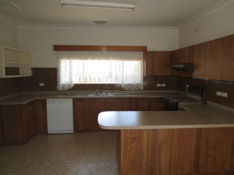 15 Blair Court, Altona North VIC 3025