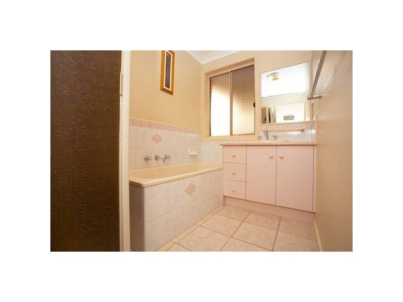 13 Weaver Court, Altona Meadows VIC 3028