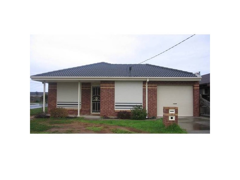 24 Macneil Drive, Altona Meadows VIC 3028