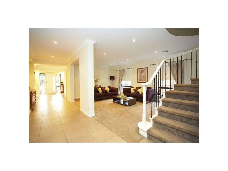 16 Seaview Crescent, Altona VIC 3018