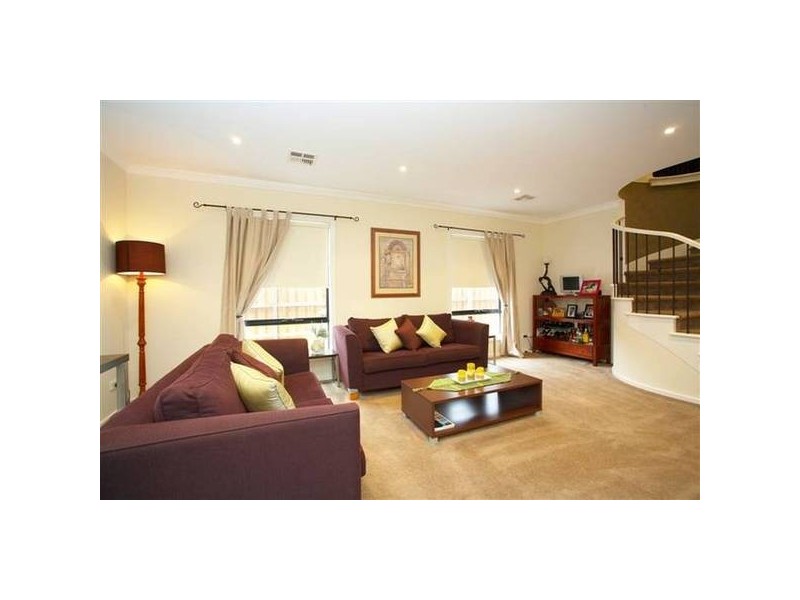 16 Seaview Crescent, Altona VIC 3018