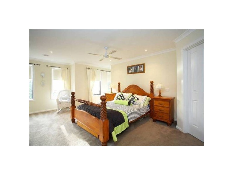 16 Seaview Crescent, Altona VIC 3018