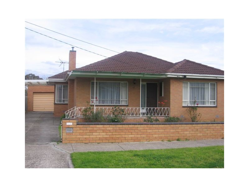 17 Chifley Avenue, Altona VIC 3018