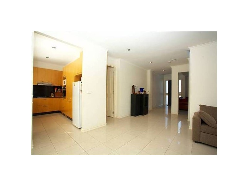 1/9 Millers Road, Altona VIC 3018