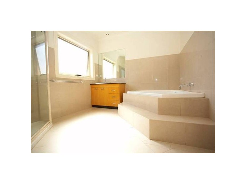 1/9 Millers Road, Altona VIC 3018