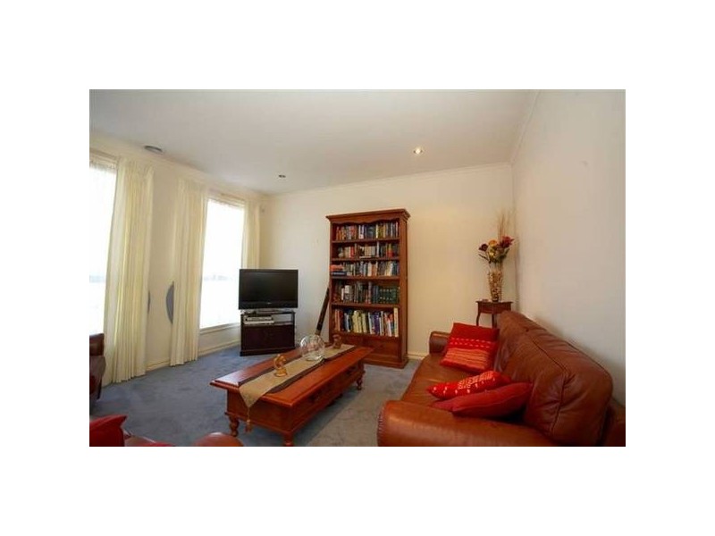 1/9 Millers Road, Altona VIC 3018