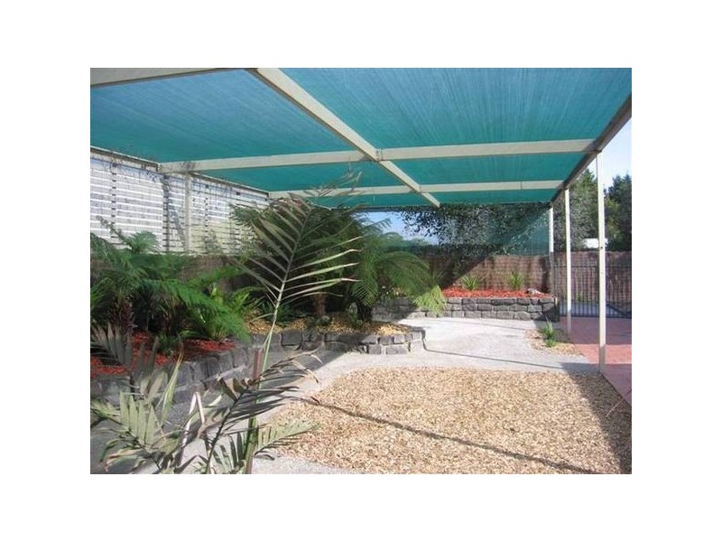 12 Weeroona Terrace, Altona Meadows VIC 3028