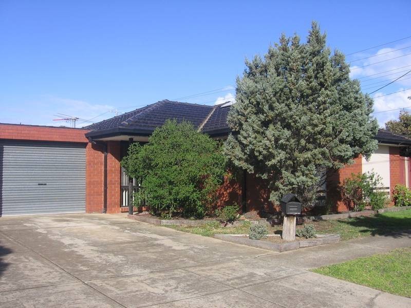2/24 Newham Way, Altona Meadows VIC 3028