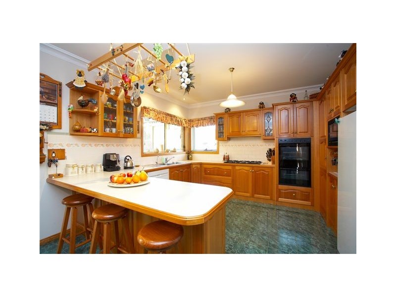 8 Bremner Close, Altona Meadows VIC 3028