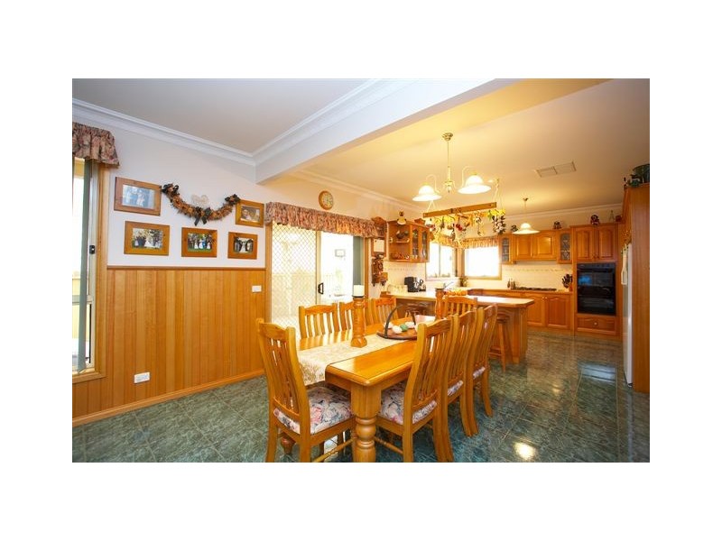 8 Bremner Close, Altona Meadows VIC 3028