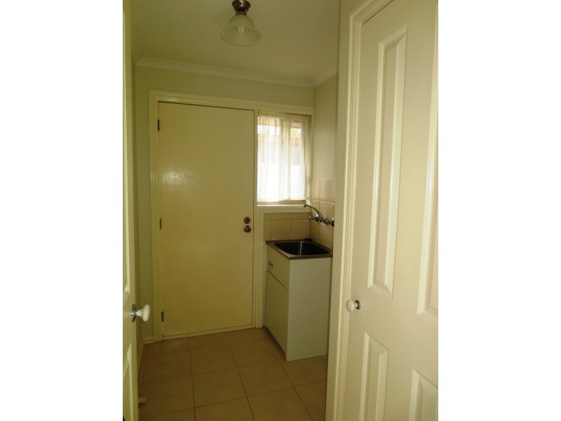 2/249 Victoria Street, Altona Meadows VIC 3028