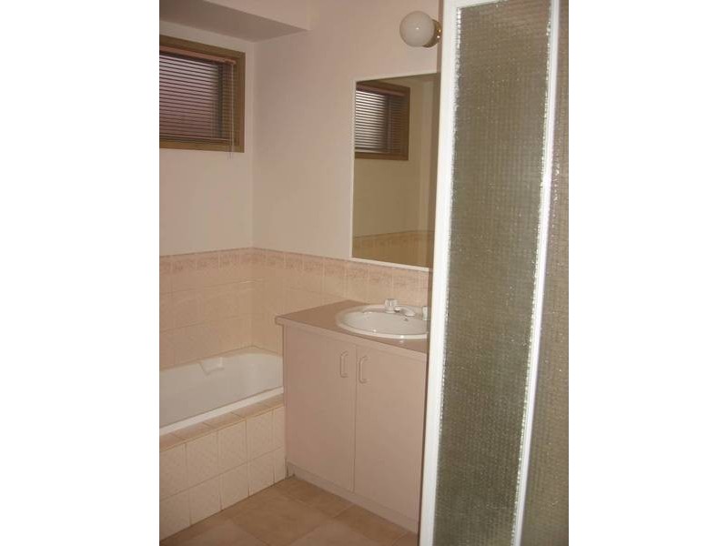 16 Valente Street, Altona Meadows VIC 3028