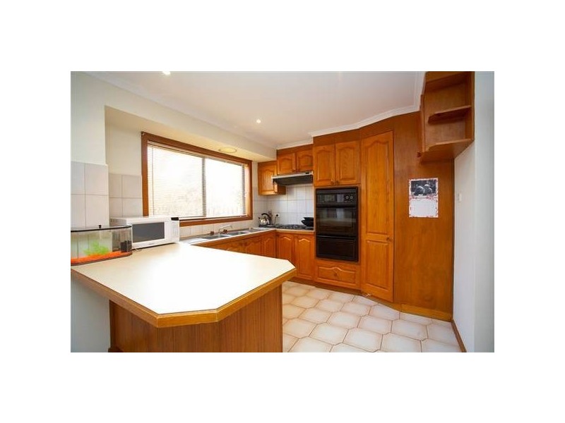 27 Featherby Way, Altona Meadows VIC 3028