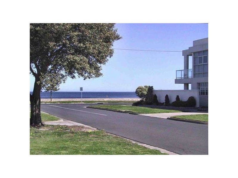 3/70 Queen Street, Altona VIC 3018