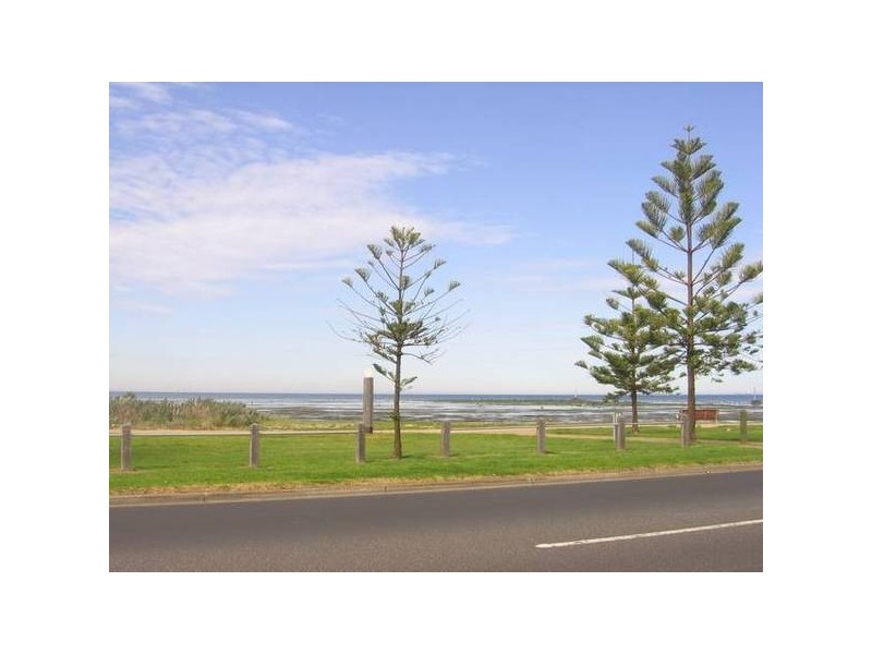 33 Beach Street, Altona VIC 3018