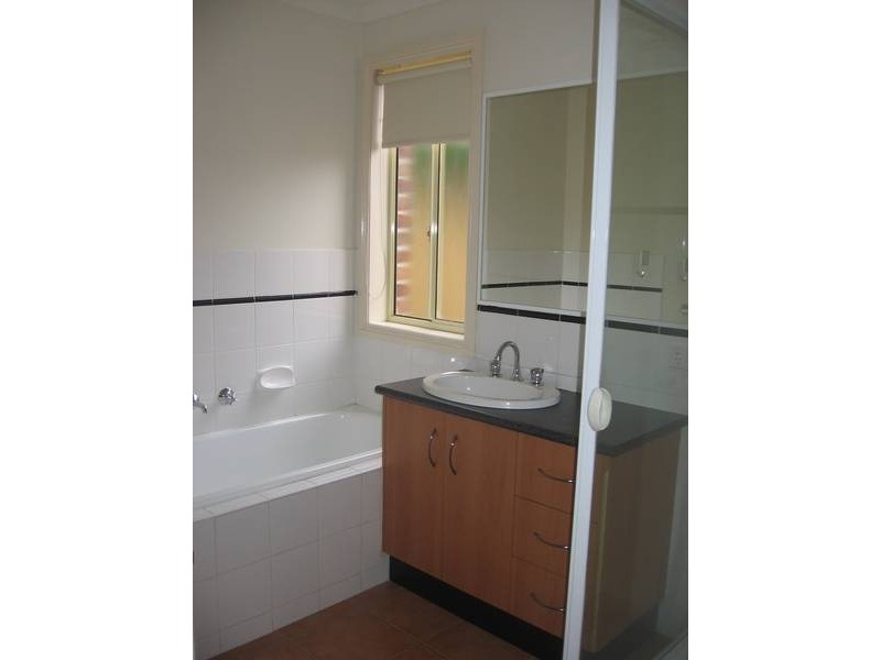 2/92 Seabrook Blvd, Seabrook VIC 3028