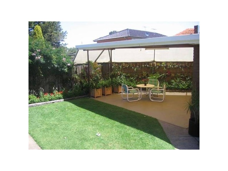 23 Dove Avenue, Altona VIC 3018