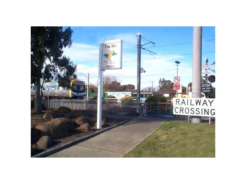 23 Dove Avenue, Altona VIC 3018