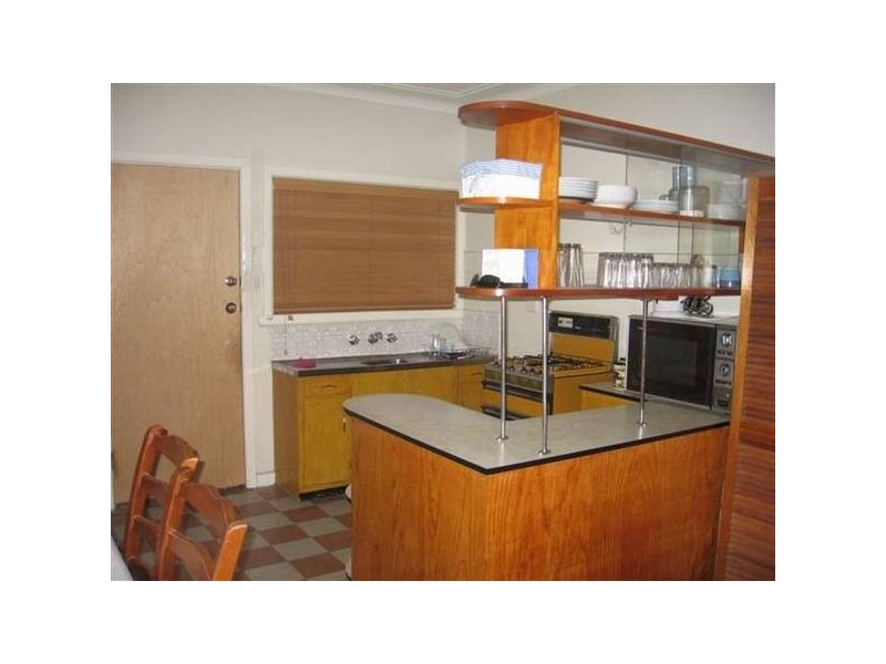 52 Eames Avenue, Brooklyn VIC 3012