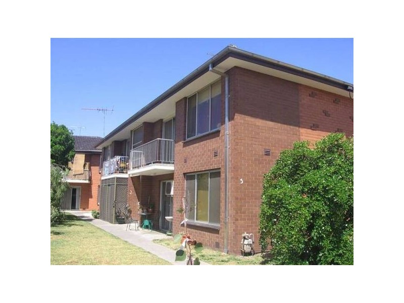 2/3 Robin Street, Altona VIC 3018
