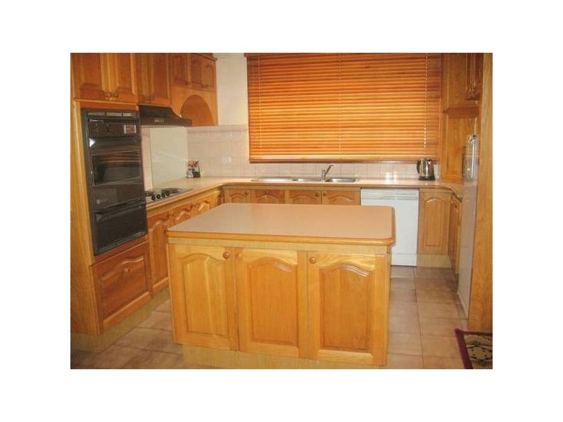 23 Dove Avenue, Altona VIC 3018