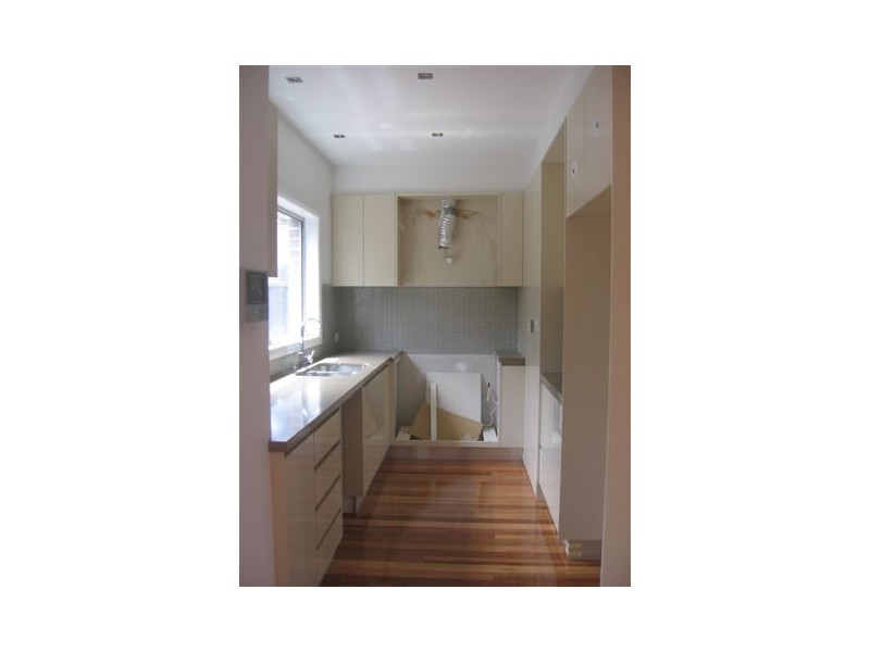 2/21 Romawi Street, Altona VIC 3018