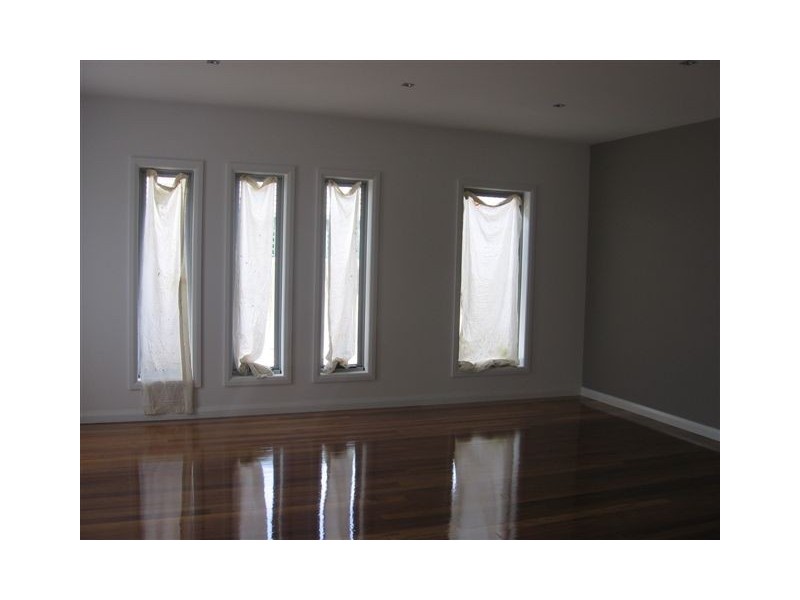 2/21 Romawi Street, Altona VIC 3018