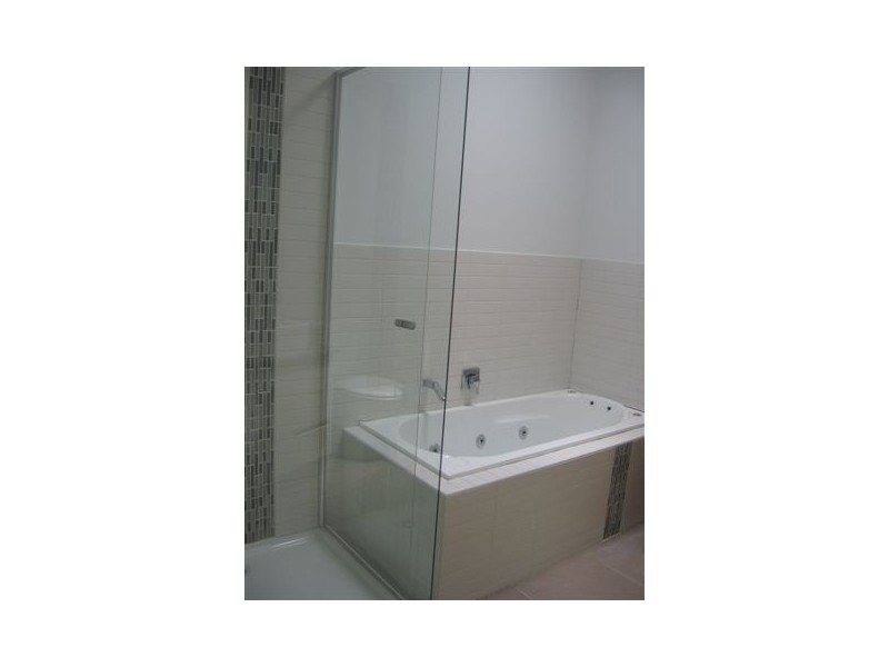 4/21 Romawi Street, Altona VIC 3018