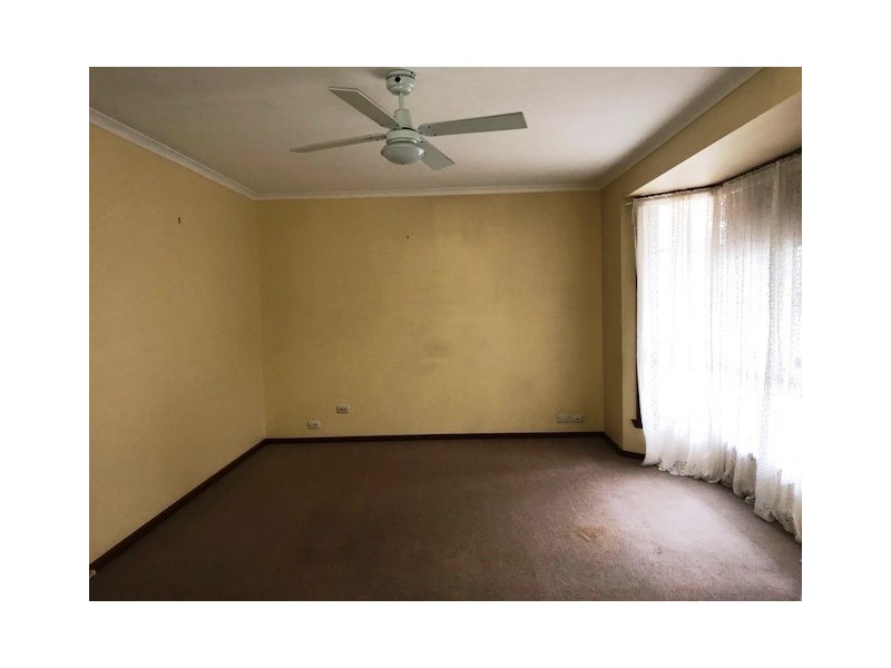 4/4-6 Bracken Grove, Altona VIC 3018