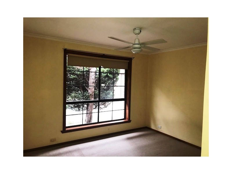 4/4-6 Bracken Grove, Altona VIC 3018