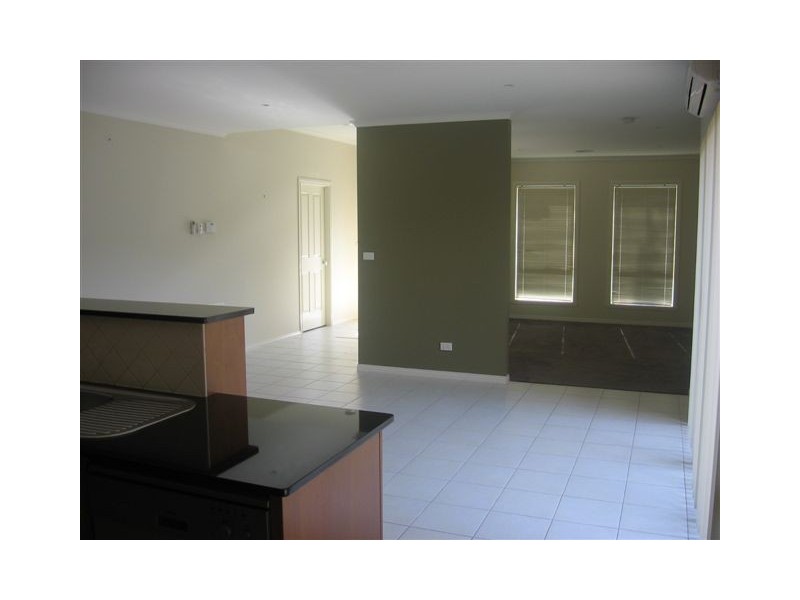 1/16 Hancock Street, Altona VIC 3018