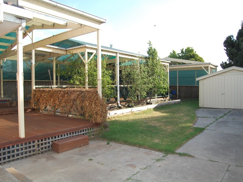 43 Seagull Avenue, Altona VIC 3018