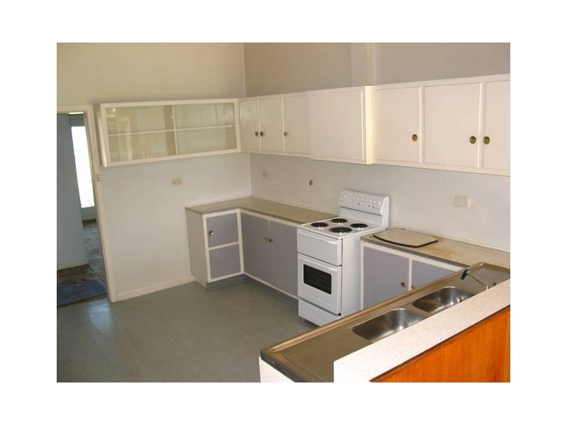 33 Beach Street, Altona VIC 3018