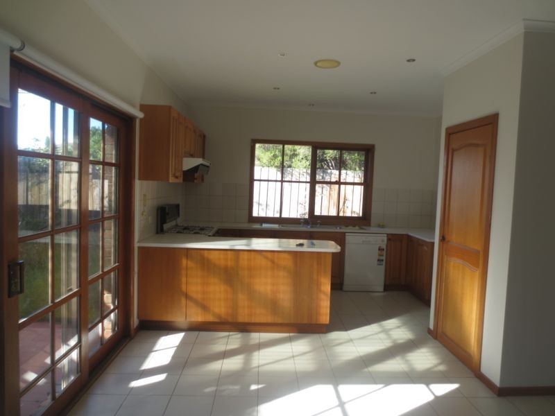 2/22 David Street, Altona VIC 3018