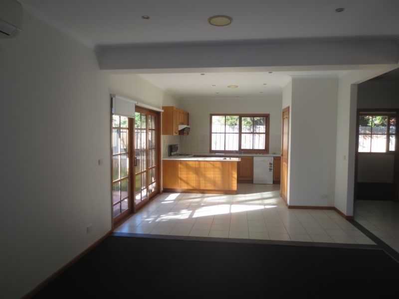 2/22 David Street, Altona VIC 3018